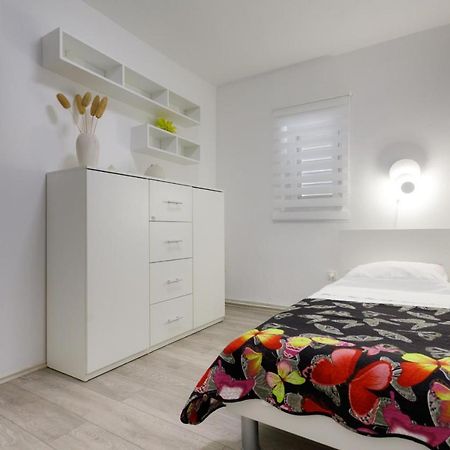 Apartman Laura クルク エクステリア 写真